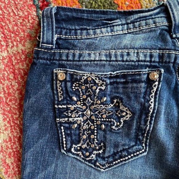 Miss Me Rhinestone Cross Capris Jeans - Picture 6 of 13